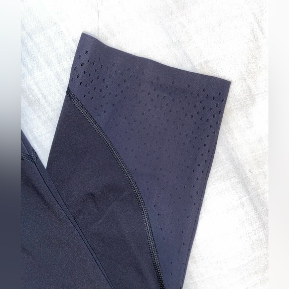 Lululemon Cropped Leggings - Picture 2 of 5